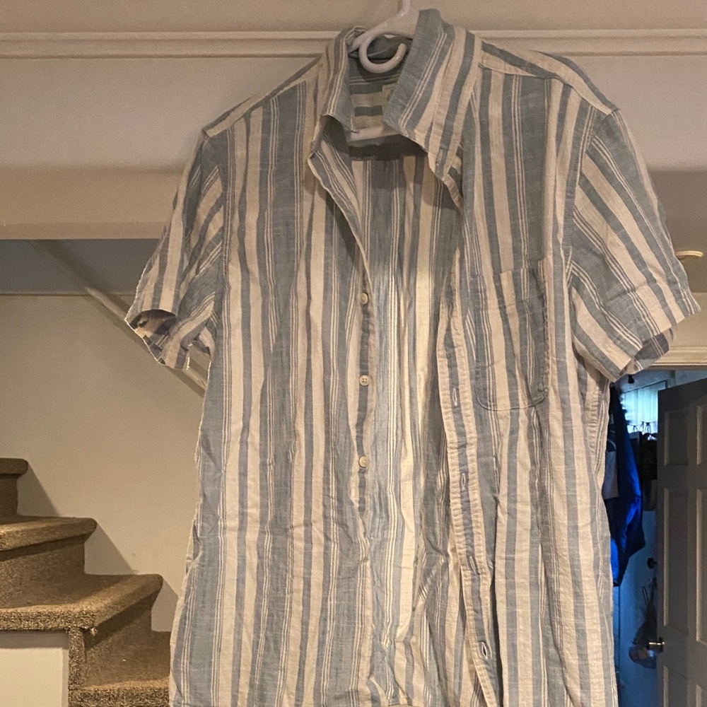 American Eagle Outfitters Men's Striped Button Down Shirt - Blue and White
